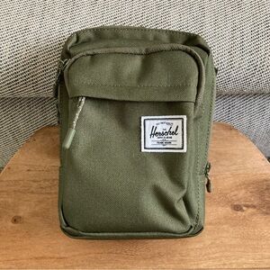 Herschel Form Crossbody Large Bag Ivy Green
